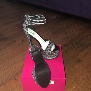Black & White Aztec Print Platform Shoe